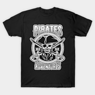 SKULL PIRATES BLACK AND WHITE T-Shirt